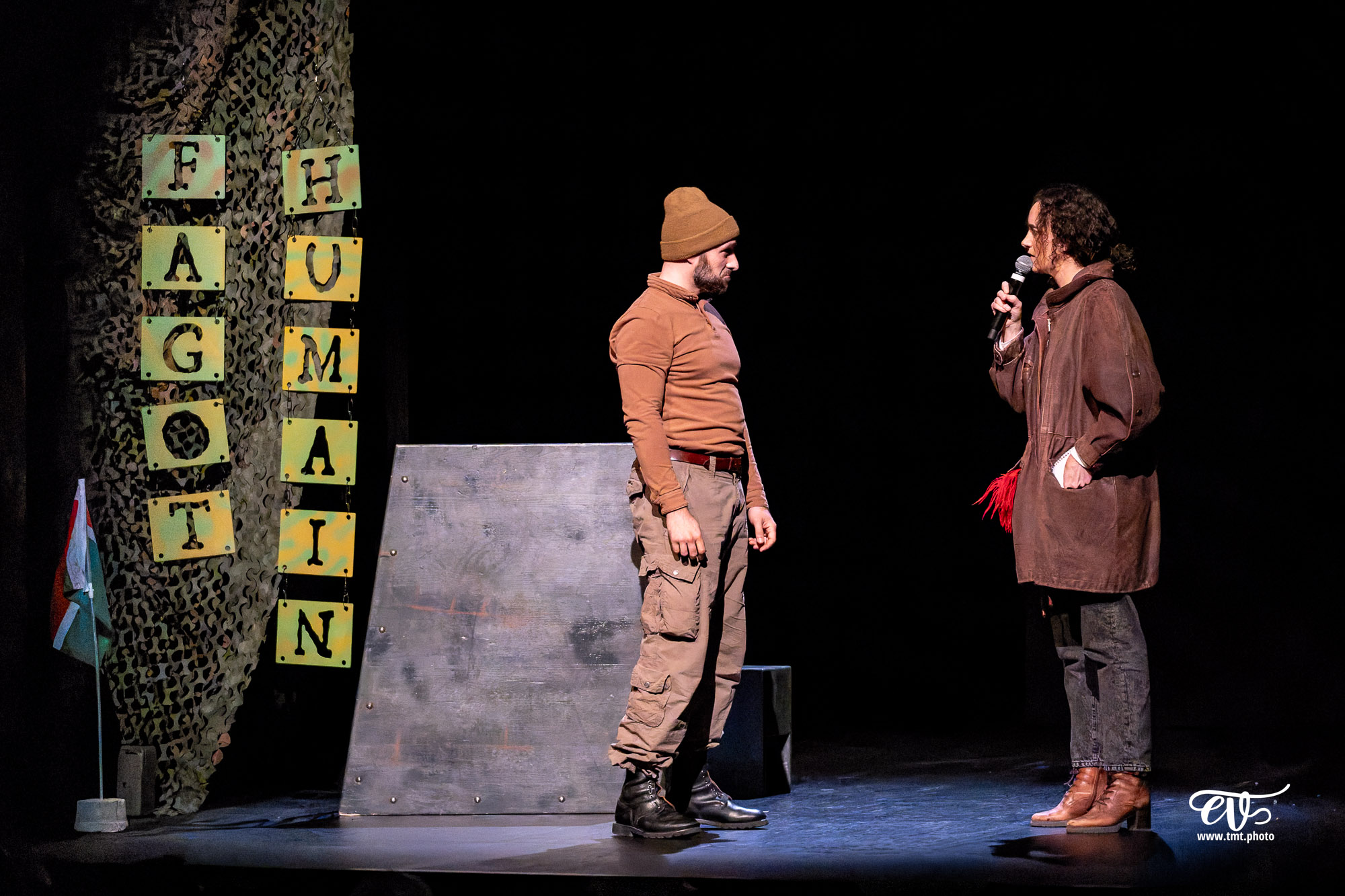 FEMME NON RÉ-ÉDUCABLE (CHOUETTE COMPAGNIE)